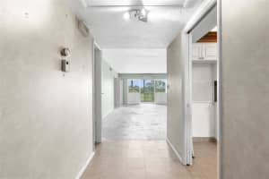 7461 COUNTRY CLUB DRIVE, SARASOTA, FL 34243 - MLS#MFRA4663481