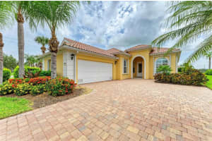 5827 BENEVENTO DRIVE, SARASOTA, FL 34238 - MLS#MFRA4663487