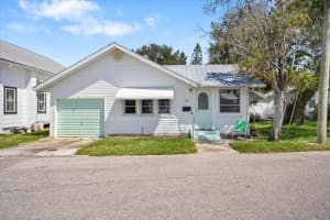 9 Seminole Dr, BRADENTON