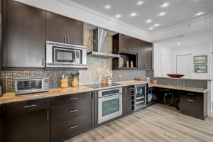 1064 TAMIAMI TRAIL, SARASOTA, FL 34236 - MLS#MFRA4663495