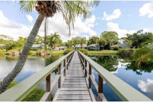 5021 BARRINGTON CIRCLE, SARASOTA, FL 34234 - MLS#MFRA4663516