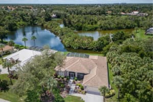 498 Lake Of The Woods Dr, VENICE