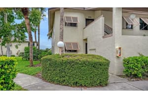 5203 Willow Links #33, SARASOTA