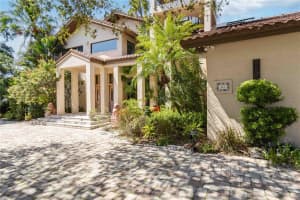 3807 BAYSIDE DRIVE, BRADENTON, FL 34210 - MLS#MFRA4663678