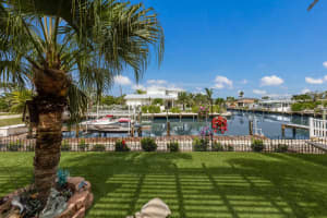 646 KEY ROYALE DR, HOLMES BEACH, FL 34217 - MLS#MFRA4663694
