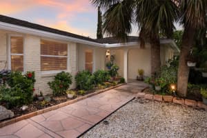 646 KEY ROYALE DR, HOLMES BEACH, FL 34217 - MLS#MFRA4663694