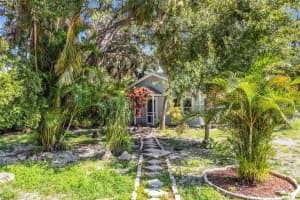 1300 40TH STREET, SARASOTA, FL 34234 - MLS#MFRA4663703