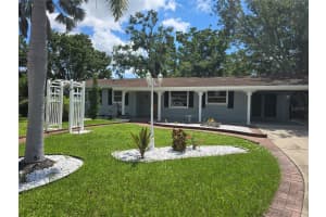826 LILLIAN LANE, SARASOTA, FL 34243 - MLS#MFRA4663736