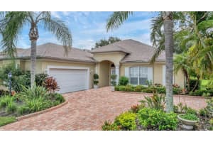 7906 ASHLEY CIRCLE, UNIVERSITY PARK, FL 34201 Sold 11/21/25