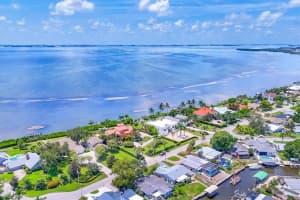 2708 BAY DRIVE, BRADENTON, FL 34207 - MLS#MFRA4663785