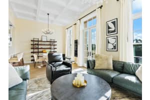 555 ORANGE AVENUE, SARASOTA, FL 34236 - MLS#MFRA4663812