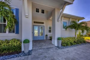 8512 PAVIA WAY, LAKEWOOD RANCH, FL 34202 - MLS#MFRA4663848