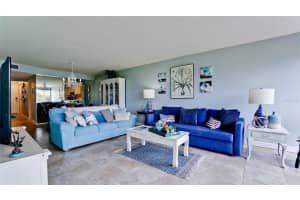 3805 BAY DRIVE, HOLMES BEACH, FL 34217 - MLS#MFRA4663956