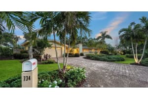734 INDIAN BEACH CIRCLE, SARASOTA, FL 34234 - MLS#MFRA4663994