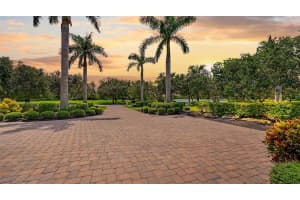 8361 LINDRICK LANE, LAKEWOOD RANCH, FL 34202 - MLS#MFRA4664038