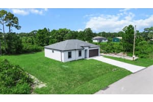 1144 MOBLEY ST E #1144, LEHIGH ACRES, FL 33974 - MLS#MFRA4664069