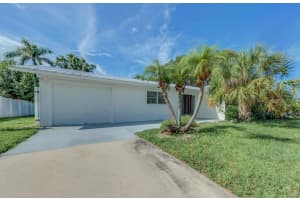 2138 Pine Ter, SARASOTA