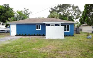 2132 4th St E, BRADENTON