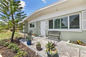 163 SUNWAY AVENUE, SARASOTA, FL 34237 - MLS#MFRA4664229