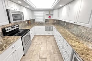 1741 SOUTHWOOD STREET, SARASOTA, FL 34231 - MLS#MFRA4664453