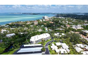 225 HOURGLASS WAY, SARASOTA, FL 34242 - MLS#MFRA4664460