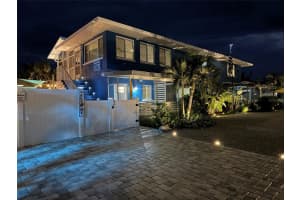 155 Stanford Dr #3, ENGLEWOOD