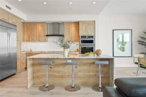 1155 GULFSTREAM AVENUE, SARASOTA, FL 34236 - MLS#MFRA4664512