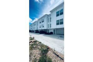 8238 Harborside Cir, ENGLEWOOD