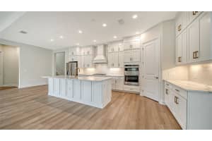 10050 CRYSTAL ISLES CIRCLE, SARASOTA, FL 34241 - MLS#MFRA4664569