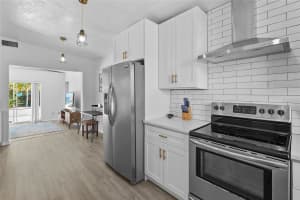 5619 NEW YORK AVENUE, SARASOTA, FL 34231 - MLS#MFRA4664577