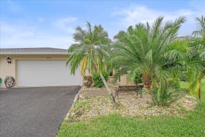 7077 COUNTRY CLUB DRIVE, SARASOTA, FL 34243 - MLS#MFRA4664588