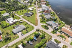 915 SUNCREST LANE, ENGLEWOOD, FL 34223 - MLS#MFRA4664610