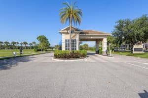 811 FAIRWAYCOVE LANE, BRADENTON, FL 34212 - MLS#MFRA4664614