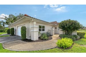 7340 GOLF POINTE CIRCLE, SARASOTA, FL 34243 - MLS#MFRA4664716