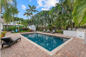 213 GAINES AVENUE, SARASOTA, FL 34243 Sold 12/08/25