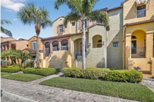 8421 OLINDA WAY, FORT MYERS, FL 33912 - MLS#MFRA4664779