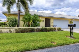 3712 HAMPSHIRE LANE, SARASOTA, FL 34232 - MLS#MFRA4664781