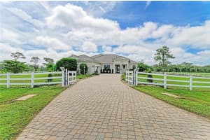 16976 PAINTED POST LANE, SARASOTA, FL 34240 - MLS#MFRA4664784