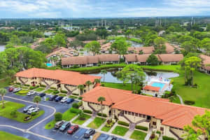 5216 Lake Village Dr #71, SARASOTA