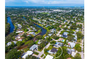 2753 VALENCIA DRIVE, SARASOTA, FL 34239 Sold 10/01/25