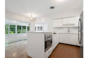 2753 VALENCIA DRIVE, SARASOTA, FL 34239 Sold 10/01/25