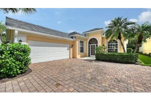 5679 Ferrara Dr, SARASOTA