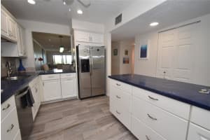 1520 PELICAN POINT DRIVE, SARASOTA, FL 34231 - MLS#MFRA4664797