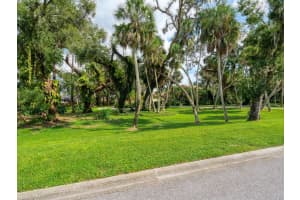 4626 HADFIELD DRIVE, SARASOTA, FL 34235 - MLS#MFRA4664850