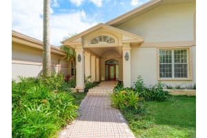 4626 HADFIELD DRIVE, SARASOTA, FL 34235 - MLS#MFRA4664850