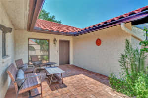5651 GOLF POINTE DRIVE, SARASOTA, FL 34243 - MLS#MFRA4664931