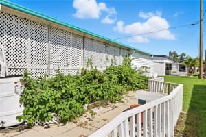 111 48TH AVENUE TERRACE, BRADENTON, FL 34207 - MLS#MFRA4664972