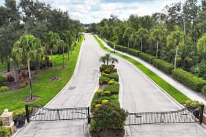 331 LONDONDERRY DRIVE, SARASOTA, FL 34240 - MLS#MFRA4664981