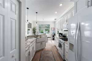 11206 PINE LILLY PLACE, LAKEWOOD RANCH, FL 34202 - MLS#MFRA4664998