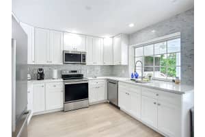 6203 11TH AVENUE, BRADENTON, FL 34209 Sold 11/10/25